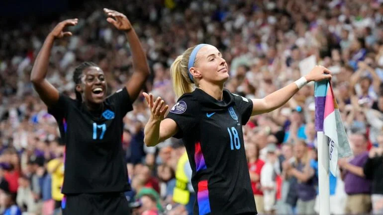 Medtem ko se Anglija uvršča v finale Euro 2025, se morajo Sarina Wiegman in levinje nehati igrati z ognjem.