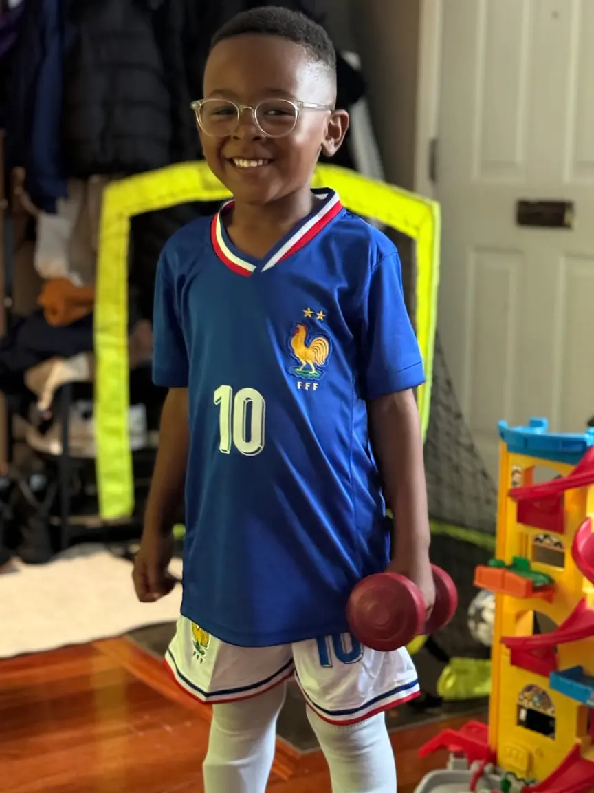 Kylian Mbappe Francija dresi