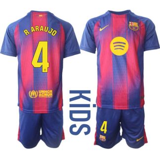 Otroški dres kompleti FC Barcelona Domači 2025-26 Ronald Araujo 4