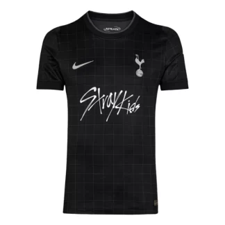 Poceni nogometni dres Tottenham Hotspur x StrayKids Gostujoči 2025-26