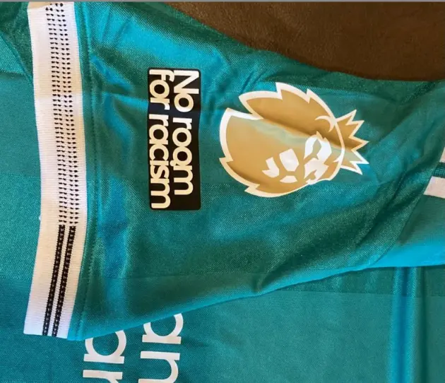 Liverpool Tretji dresi