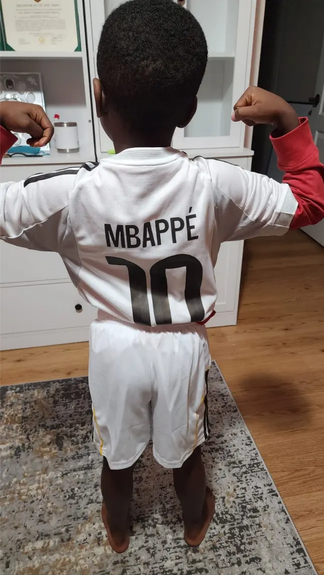 Kylian Mbappe dresi Real Madrid