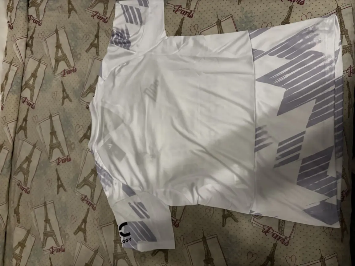 Manchester United dresi bela-1