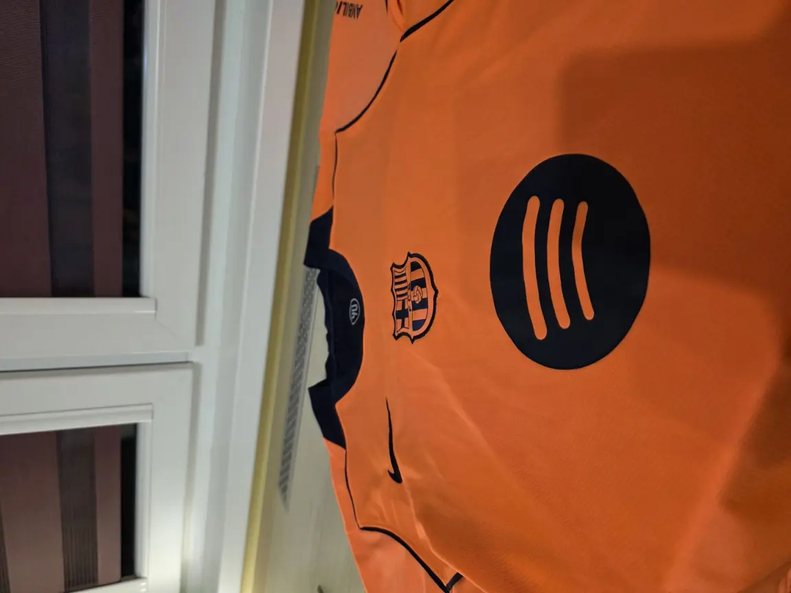 Barcelona Tretji dresi