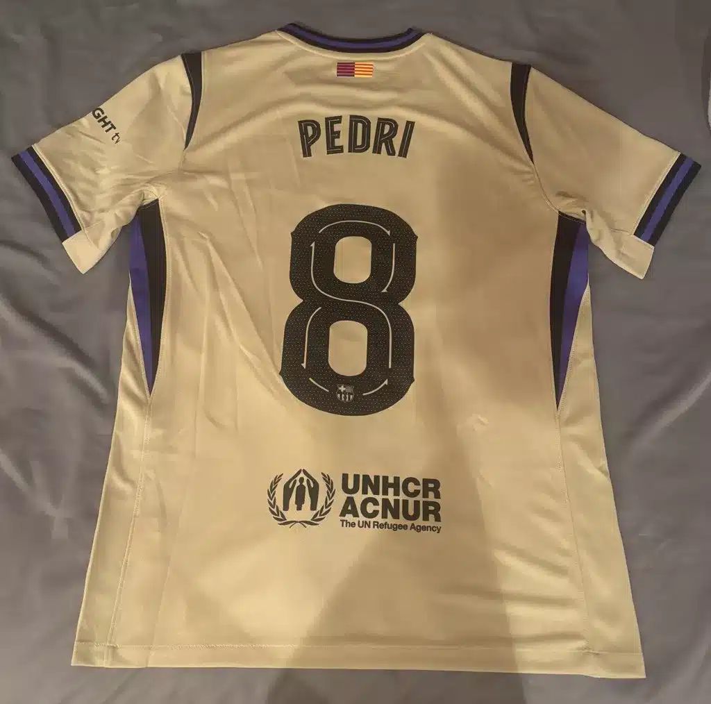 Barcelona dres Pedri