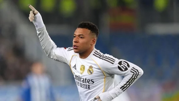 Real Madrid je tesno premagal Alavés z 2:1-1 Real Madrid je tesno premagal Alavés z 2:1-1