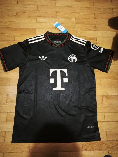 FC Bayern Munich dresi črna