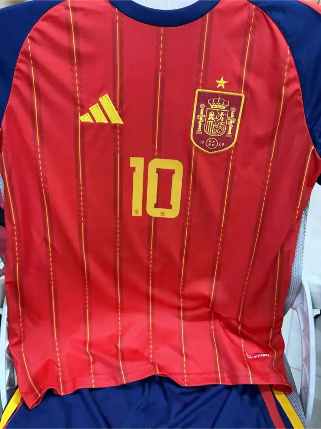 Lamine Yamal dres Španija