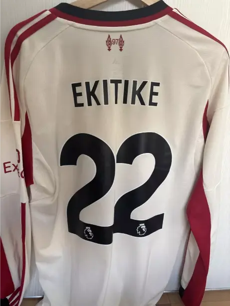 Liverpool dresi 25 26