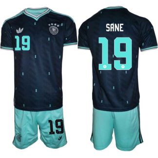 Moški Nogometni dresi kompleti reprezentance Nemčija DFB Leroy Sané #19 Gostujoči SP 2026