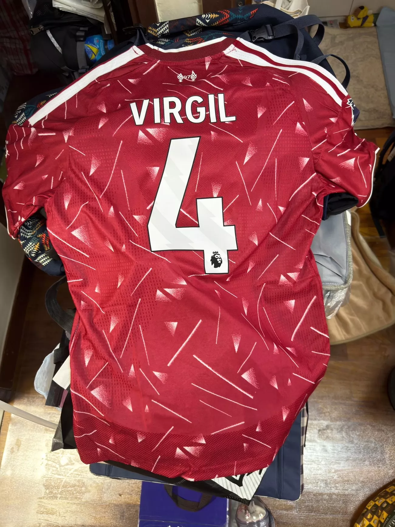 Liverpool dresi 26-27