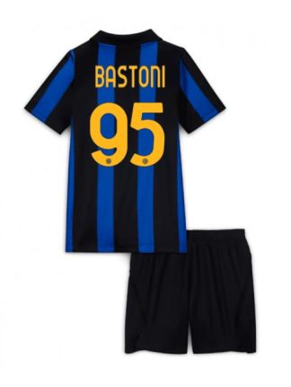 Otroški Nogometni dresi kompleti Inter Milan 2026-27 Alessandro Bastoni #95 Domači