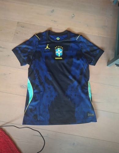 https://www.nogometnionline.com/wp-content/uploads/2026/08/Nogometni-dresi-Brazilija-Vinicius-Junior.jpg