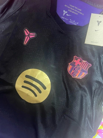 Gostujoči dresi FC Barcelona 2026-27