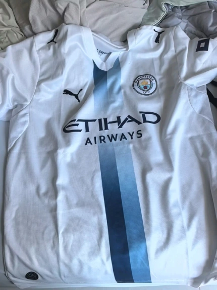 Manchester City dresi Tretji 2026-27