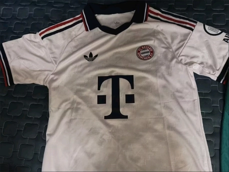 Nogometni dresi FC Bayern München